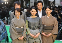第23届东京电影节-日本影片剧组演员穿和服亮相