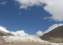 美丽的玉珠峰及南坡冰川