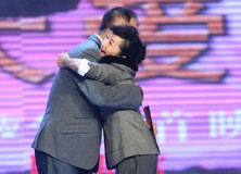 陶晶莹和陈凯歌拥抱